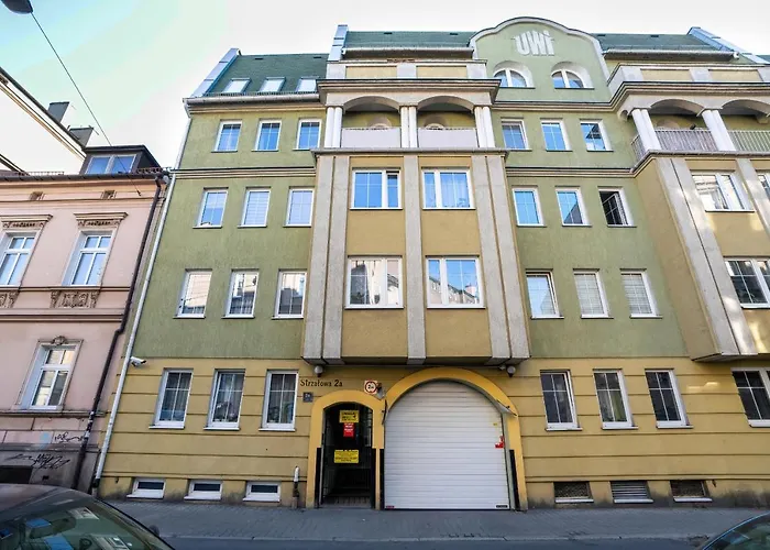 Beautiful & Spacious Strzalowa Near Centre By Renters Apartment *