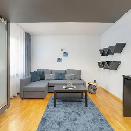 Beautiful & Spacious Strzalowa Near Centre By Renters