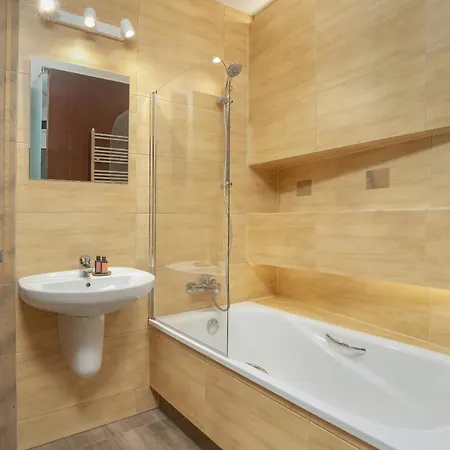 Beautiful & Spacious Strzalowa Near Centre By Renters Poznan