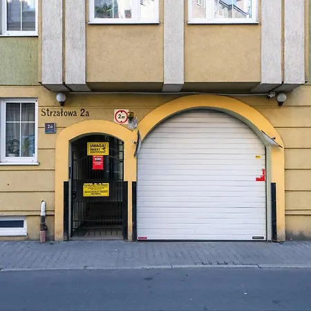 Beautiful & Spacious Strzalowa Near Centre By Renters Apartment Poznan