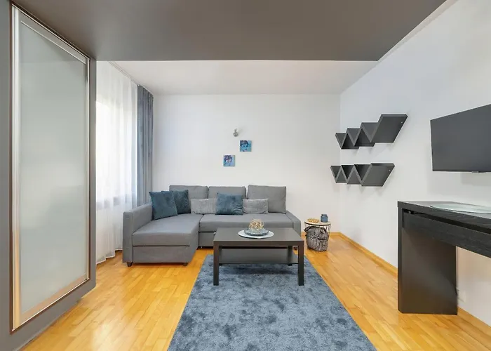 Beautiful & Spacious Strzalowa Near Centre By Renters