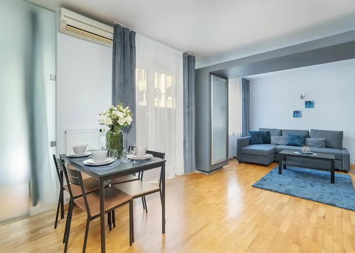 Beautiful & Spacious Strzalowa Near Centre By Renters Апартаменты Познань